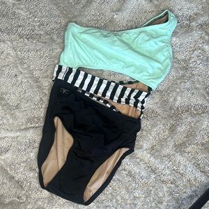 Kandi Kouture Leo, AXS